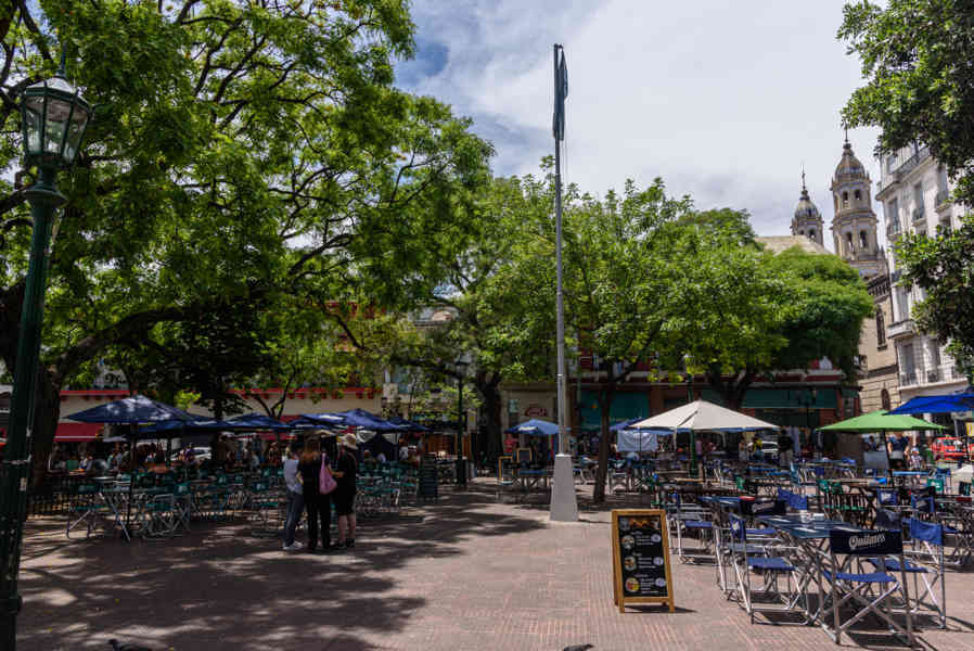 Argentina - Buenos Aires 087 - San Telmo - plaza Dorrego.jpg
